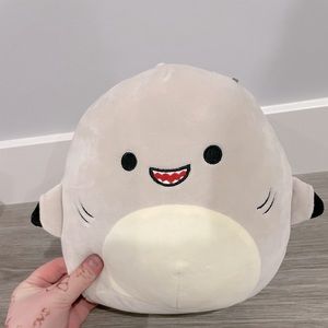 8” Gordon shark squishmallow ; NWT